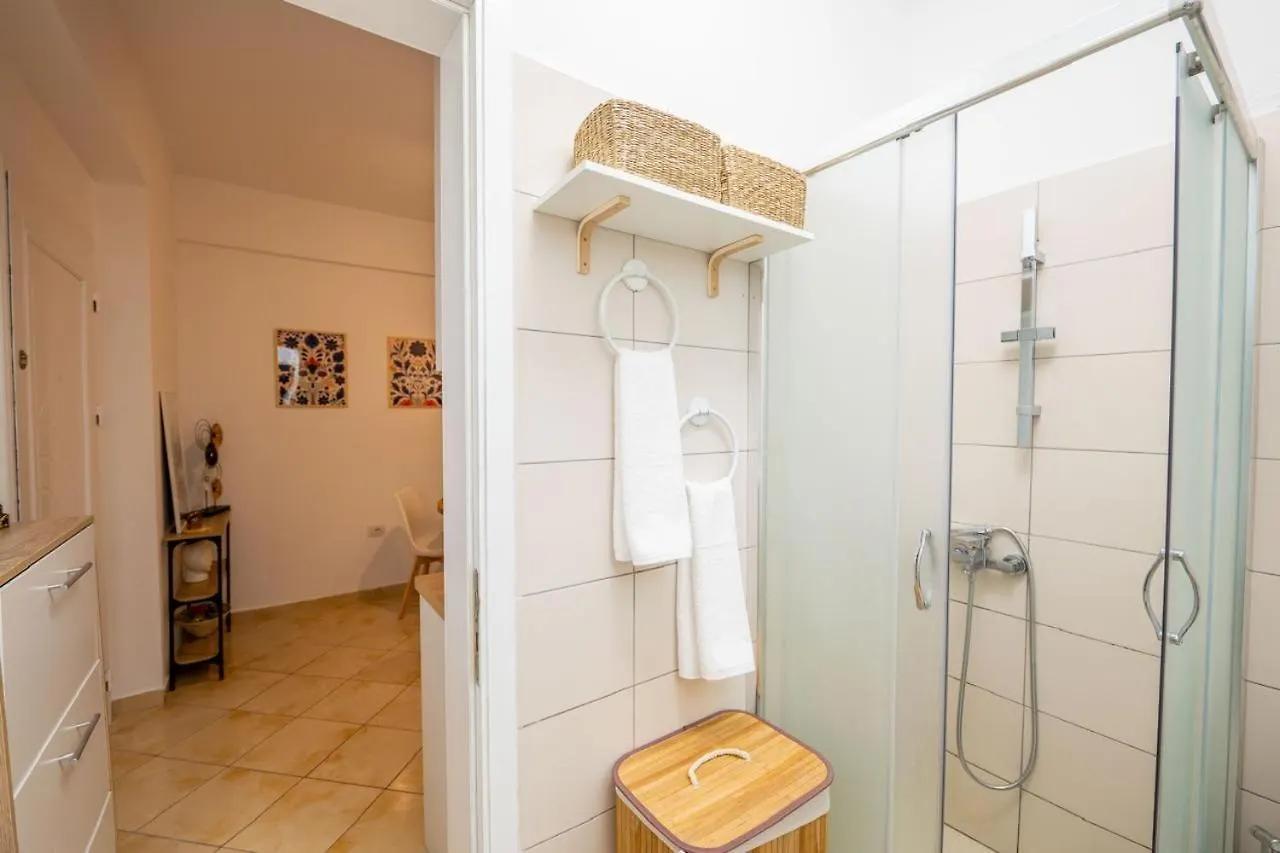 Апартаменты Arline'S Luxury Retreat House Саранда